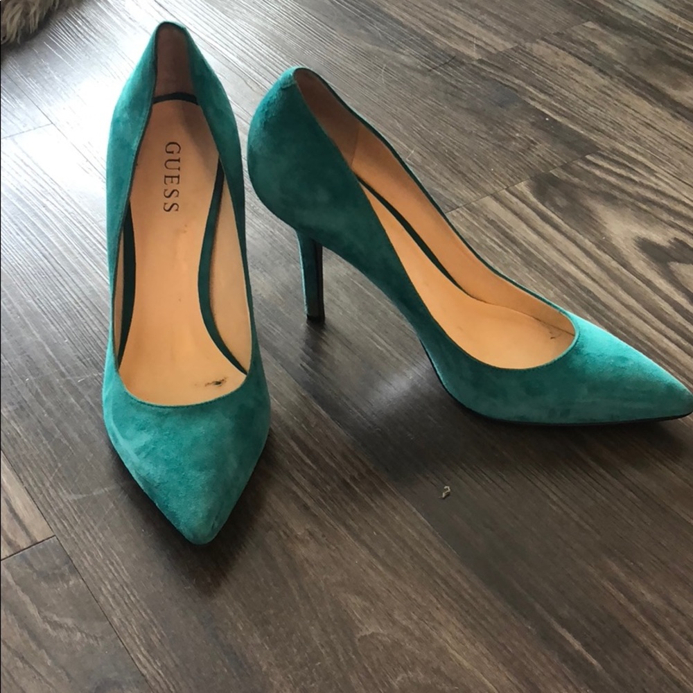 GUESS turquoise suede pumps